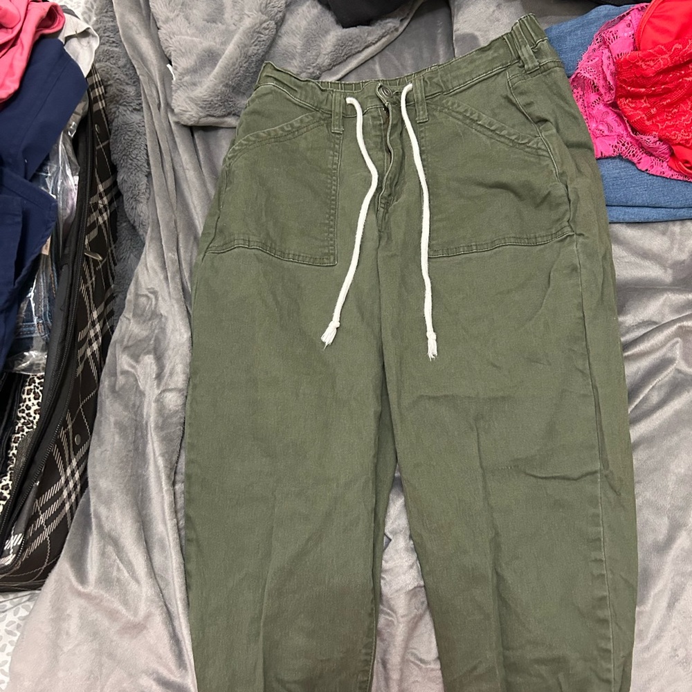 green cargo cuffed ankle pants